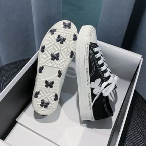 Embroidery Butterfly Low Lacing Canvas Sneakers MK15383 - KawaiiMoriStore