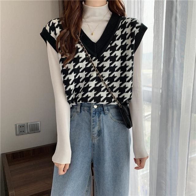 You - Vintage V-neck Knitted Vest - vest